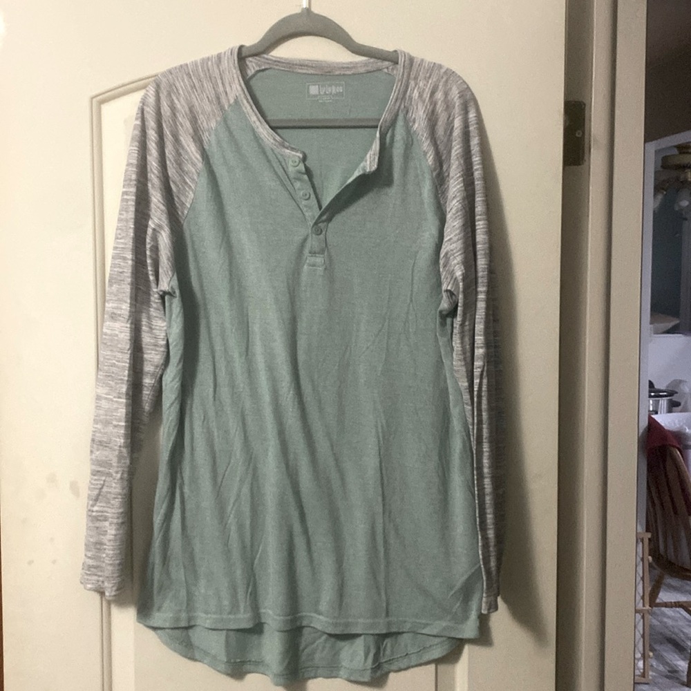 Comfortable long sleeve women’s shirt. Size large.  Made by LU LA ROE
